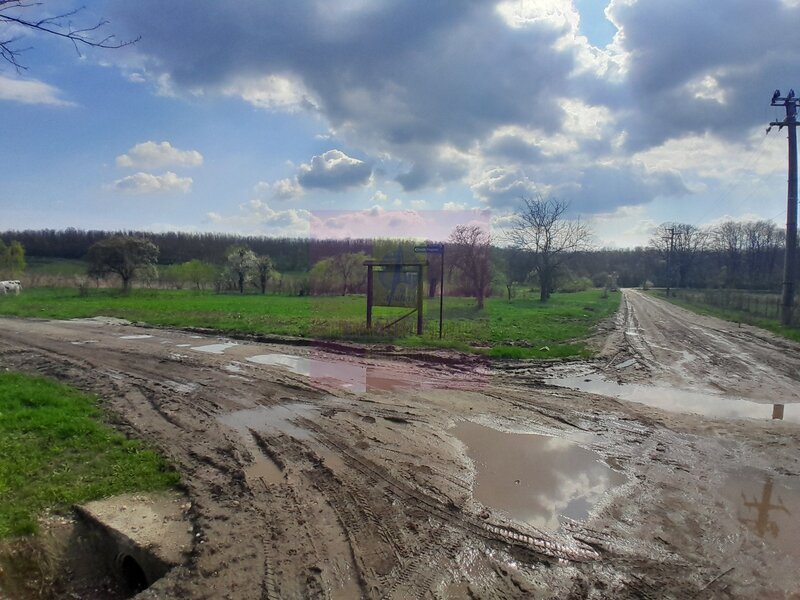 GIURGIU - SE VINDE TEREN 3400 MP IN SAT PODU ILFOVATULUI