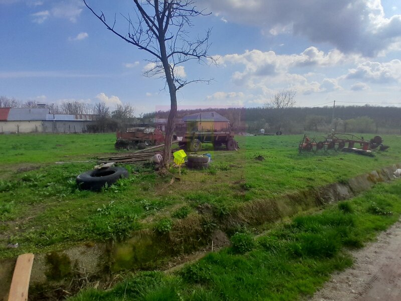 GIURGIU - SE VINDE TEREN 3400 MP IN SAT PODU ILFOVATULUI